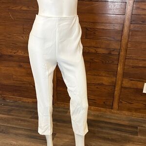 Source Unknown white Cropped Straight-Leg Pants